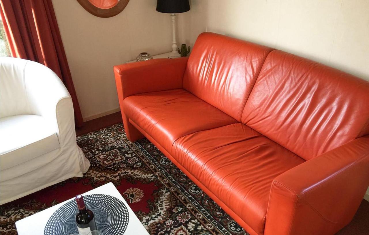 2 Bedroom Awesome Home In Tzummarum Ngoại thất bức ảnh